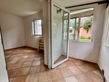 SOUS OFFRE ACCEPTEE - REZ DE JARDIN - 13004 - 118 M2 - T3/4 , grenier, buanderie      349 200 euro