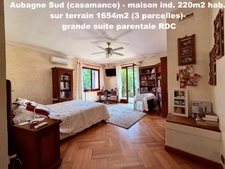 13400  Aubagne (Casamance et Chateau de Creissauds) Maison Individuelle -  4 à 5 chambres - 220m2 hab et 300m2 plancher