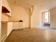 T2 Rue PIERRE ALBRAND 13002 - ETAGE ELEVE - DPE C - 33m2 - Cuisine NEUVE -  Expo OUEST -   108 900 Euro FAI