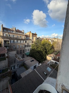 Rue Consolat - T2 -Dernier étage - 30m2 - Parfait Etat     126 000 euro FAI