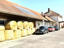 FERME AU CARRE avec dépendances, pâtures, boxe chevaux ...  