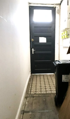 IMMEUBLE un local commercial et 2 T2 de 42 et 60 m2 