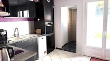 Maison 2 chambres et 1 bureau avec jardin 
