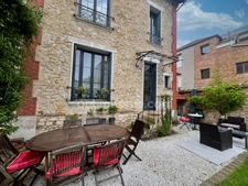 Élégante maison bourgeoise rénovée – Melun centre