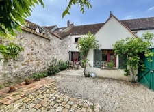 Maison de ville de 115 m2 hab avec jardin clos au cœur de Nangis(77370)