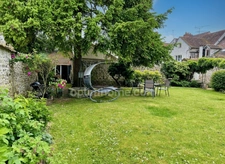 Maison de ville de 115 m2 hab avec jardin clos au cœur de Nangis(77370)