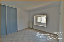 Maison de plain-pied 166m² avec piscine sur 1200m² à Sérignan – Gros potentiel !