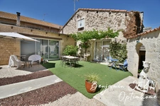 Ensemble immobilier avec piscine et terrasses – Cers (34)