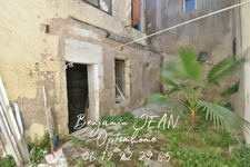 À Vendre – Maison de Village avec Cour à Sérignan – 131 m² + Greniers Aménageables