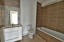 À vendre : Maison 94 m² avec jardin, terrasse et 2 places de parking, proche plages 