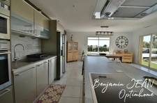 VILLA CONTEMPORAINE D'EXCEPTION AVEC PISCINE CHAUFFÉE ET VUE DÉGAGÉE SUR ESPACE NATUREL