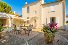 Maison à vendre 8 pièces SAINT YRIEIX SUR CHARENTE (16) avec grand terrain