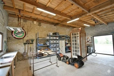 Maison à vendre 5 pièces proche de JARNAC (16) Propriété d'env 162 m2 ave 3 ch et 1 bureau, 
