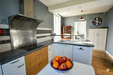Maison de ville à vendre 6 pièces  (167 m2) 4 chambres, 2 s d'eau, 2 WC. 1 Garage et un jardin