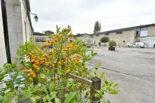 Dpt Charente (16), à vendre PROCHE ANGOULEME OUEST immeuble de 2500 m2 pour stockage.