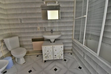 Maison à vendre 6 pièces ANGOULEME (16) maison 3 chambres + Studio et piscine sur terrain de 1150 m2
