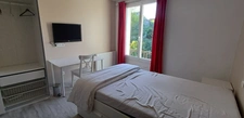 Maison à vendre 7 pièces RUELLE SUR TOUVRE (16) et jardin