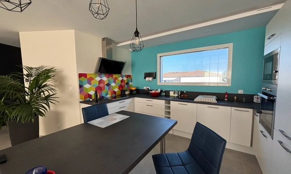 Maison à vendre, 16 CHATEAUNEUF, Pavillon plain pied 4 pièces, garage, jardin clos. 