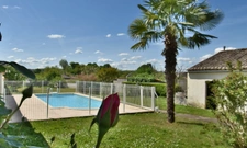 Maison à vendre 6 pièces ANGOULEME (16) maison 3 chambres + Studio et piscine sur terrain de 1150 m2