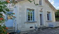 Maison de ville à vendre 6 pièces  (167 m2) 4 chambres, 2 s d'eau, 2 WC. 1 Garage et un jardin