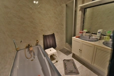 Maison à vendre 6 pièces ANGOULEME (16) maison 3 chambres + Studio et piscine sur terrain de 1150 m2