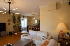 Maison à vendre 7 pièces  (16) ANGOULEME Centre, 5 chambres, 2 garages, 1 piscine.