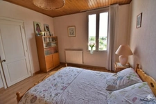 Maison à vendre 6 pièces ANGOULEME (16) maison 3 chambres + Studio et piscine sur terrain de 1150 m2