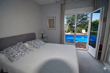 Maison à vendre 7 pièces  (16) ANGOULEME Centre, 5 chambres, 2 garages, 1 piscine.