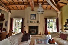 Maison à vendre 5 pièces proche de JARNAC (16) Propriété d'env 162 m2 ave 3 ch et 1 bureau, 