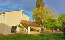 Maison récente à vendre 6 pièces NERSAC (16) . 4 chambres. 1 s de bains, 1 salle d'eau. 2 WC. Terrain clos.