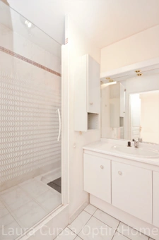 LIVRY GARGAN - 5 PIECES - 122,5 m² - RESIDENCE PIERRE DE TAILLE - ASCENSEUR - 2 BALCONS - DOUBLE BOX