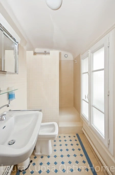 8 MIN RER B ANTONY CENTRE - MAISON 172 M² HABITABLES - 243 M² UTILES - 5 CHAMBRES - TERRAIN 459 M² - BATIMENT GARAGE ATELIER 150 M² - RAVALEMENT AVEC ISOLATION  2024