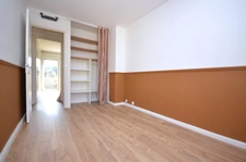 SCEAUX - 8 MIN RER SCEAUX - 4P - 65,36 M² - BALCON - 4E ET DERNIER ETAGE -  CAVE - BOX ET PARKING LIBRE DANS RESIDENCE FERMEE