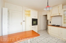 LIVRY GARGAN - 5 PIECES - 122,5 m² - RESIDENCE PIERRE DE TAILLE - ASCENSEUR - 2 BALCONS - DOUBLE BOX