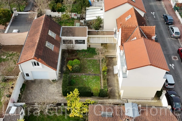 8 MIN RER B ANTONY CENTRE - MAISON 172 M² HABITABLES - 243 M² UTILES - 5 CHAMBRES - TERRAIN 459 M² - BATIMENT GARAGE ATELIER 150 M² - RAVALEMENT AVEC ISOLATION  2024
