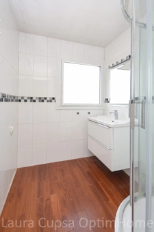 SCEAUX - 8 MIN RER SCEAUX - 4P - 65,36 M² - BALCON - 4E ET DERNIER ETAGE -  CAVE - BOX ET PARKING LIBRE DANS RESIDENCE FERMEE