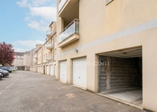 YUTZ - APPARTEMENT 3 PIECES DE 79 M² AVEC 2 CHAMBRES, UN BALCON ET UN GARAGE ! FORT POTENTIEL ! 