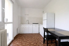 THIONVILLE - APPARTEMENT 2 PIECES DE 52 M² AVEC 2 BALCONS ET GARAGE EN SOUS-SOL ! POUR INVESTISSEURS ! 