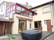 BERTRANGE - MAISON MITOYENNE DE 155 M² AVEC 4 CHAMBRES, GARAGE ET JARDIN ! FORT POTENTIEL !