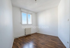 YUTZ - APPARTEMENT 3 PIECES DE 79 M² AVEC 2 CHAMBRES, UN BALCON ET UN GARAGE ! FORT POTENTIEL ! 