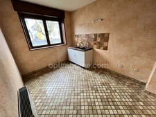 BERTRANGE - MAISON MITOYENNE DE 121 M² AVEC 4 CHAMBRES, GARAGE ET JARDIN ! FORT POTENTIEL ! 