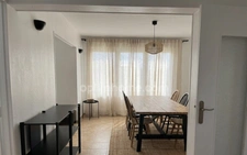 THIONVILLE - APPARTEMENT 5 PIÈCES AVEC 3 CHAMBRES ! BALCON ET PARKING ! EXCELLENTES PRESTATIONS ! 