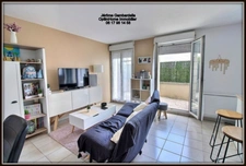 Grand studio de 33 m2 avec terrasse, jardin et parking à Carrières sous Poissy au prix de 140000 euros