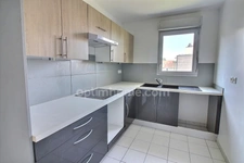 Appartement 4 pièces de 84 m2 avec balcon et parkings à vendre à  CARRIERES SOUS POISSY (78) au prix de 335000 euros