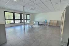Bureau de 225 m2 avec parkings à vendre à ORGEVAL (78)