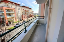 Appartement 2 pièces de 33 m2 avec balcon et parking à vendre à CARRIERES SOUS POISSY (78)