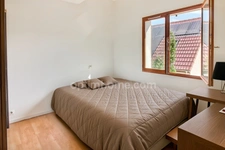 Appartement 3 pièces de 65 m2 en duplex + studio de 20 m2 avec parkings à vendre à CARRIERES SOUS POISSY (78)