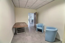 Bureau de 225 m2 avec parkings à vendre à ORGEVAL (78)