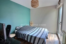 Appartement 3 pièces de 56 m2 avec cave et parking à vendre à POISSY (78)