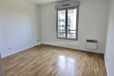 Appartement 4 pièces de 84 m2 avec balcon et parkings à vendre à  CARRIERES SOUS POISSY (78) au prix de 335000 euros